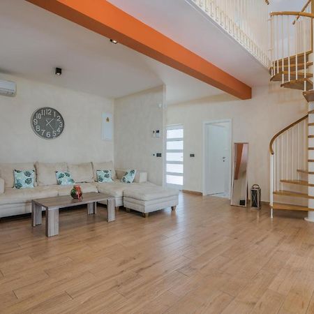 Villa Augusta Malinska Eksteriør billede